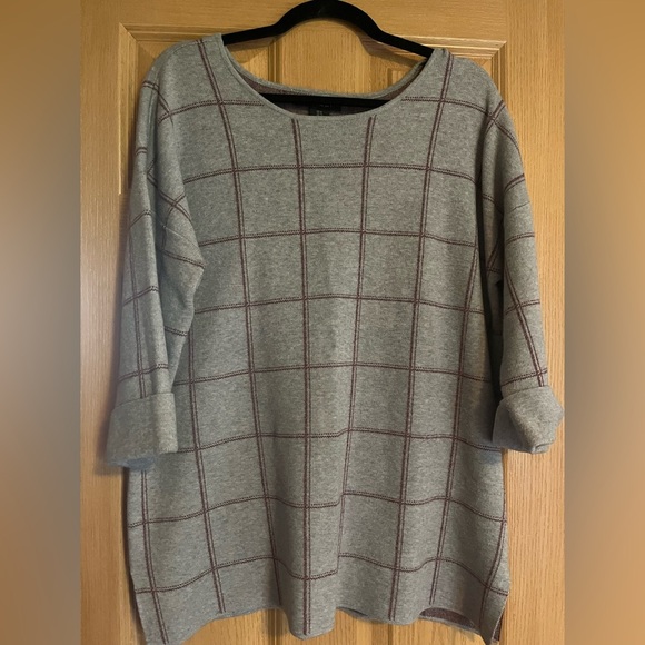 EUC Tahari Sweater - Picture 1 of 6